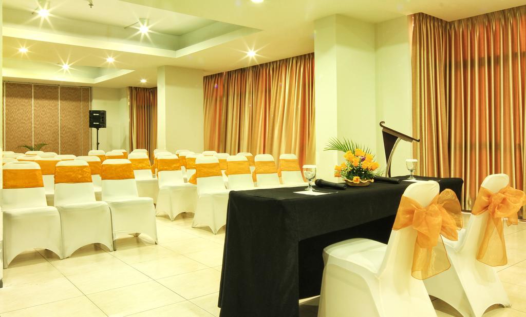 Valore Hotel Cimahi Eksteriør billede