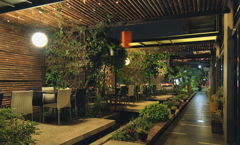 Valore Hotel Cimahi Eksteriør billede
