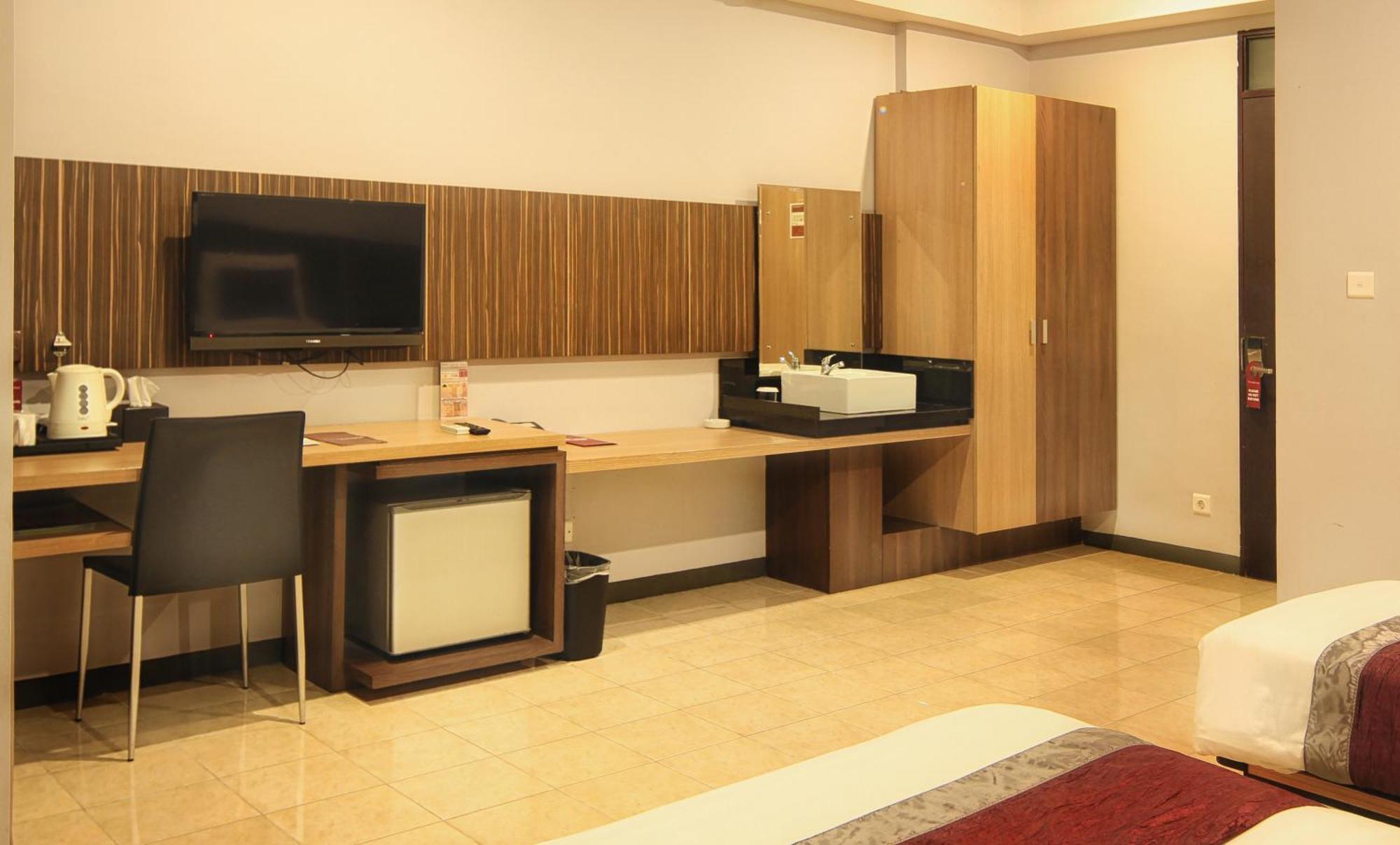 Valore Hotel Cimahi Eksteriør billede