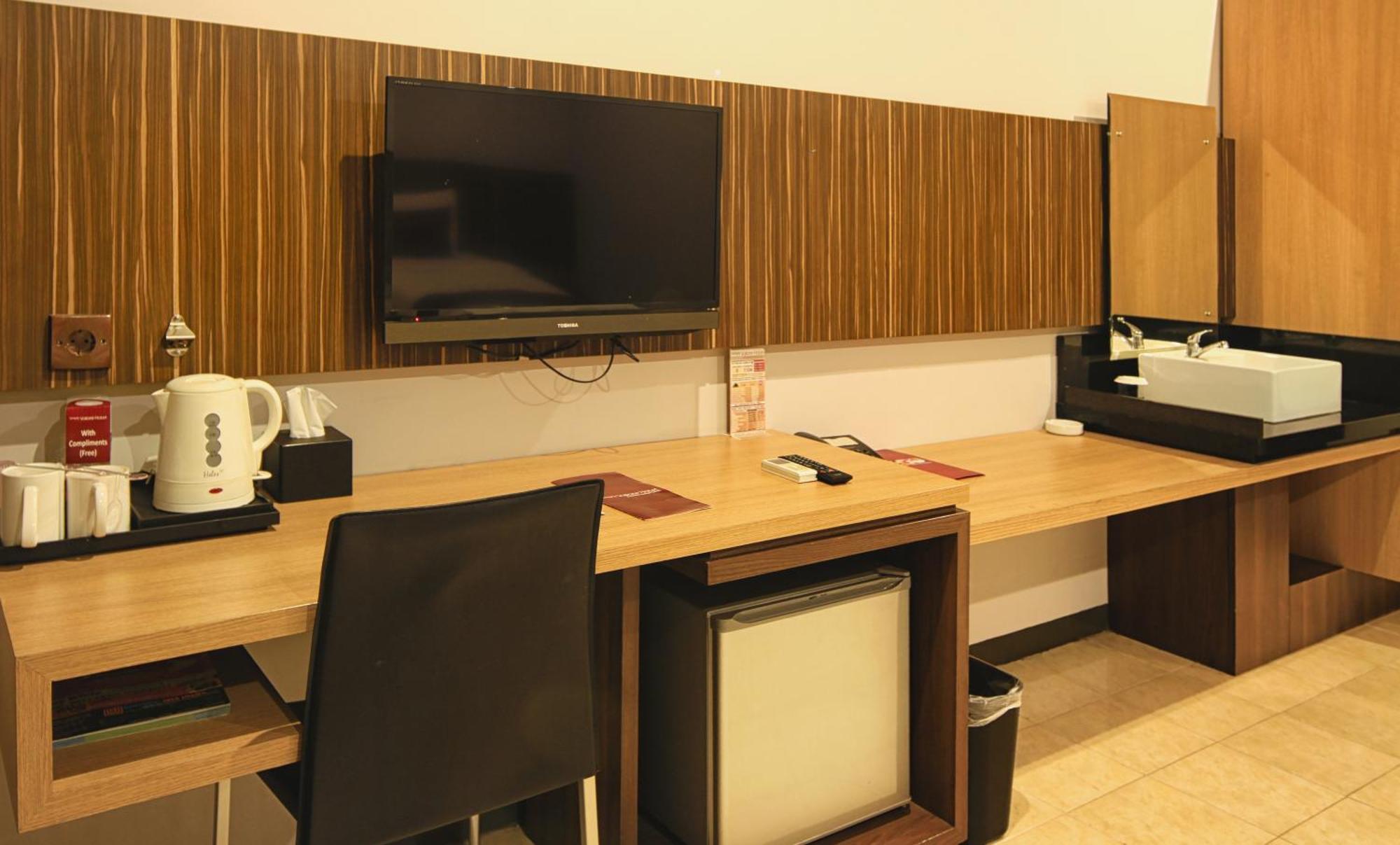 Valore Hotel Cimahi Eksteriør billede